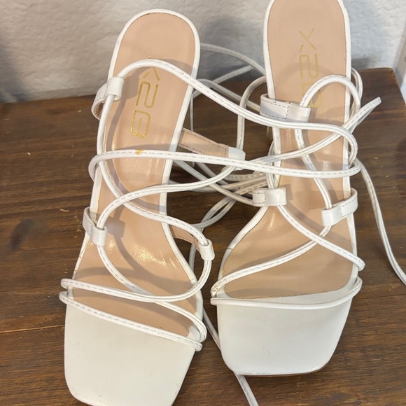 X2B Shoes - Chic White Strappy Heels